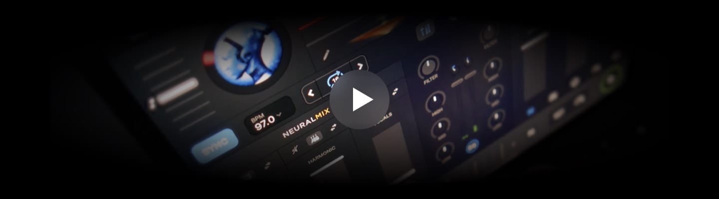 djay 5 的 Neural Mix:三條彩色波形與 Crossfader Fusion 聯動